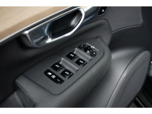 Volvo  XC90 T8 Plug-in hybrid Ultra Dark | FACELIFT | Longrange | 7 zitplaatsen | Glazen dak elektrisch | Har... ActivLease financial lease