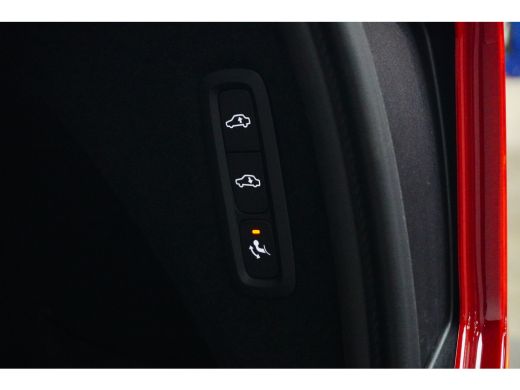 Volvo  XC90 T8 Plug-in hybrid AWD Ultimate Dark | Bowers & Wilkins | HUD | Luchtvering | Trekhaak | PDC + 360... ActivLease financial lease