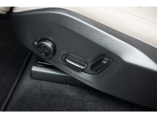 Volvo  XC90 T8 Plug-in hybrid AWD Ultra Dark | Luchtverging | Bowers&Wilkins| Trekhaak | Massage | Stoelventi... ActivLease financial lease
