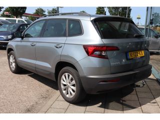 Skoda Karoq 1.0 TSI Business Edition | Elektrische ramen voor | Extra getint glas | Trekhaak (vast)
