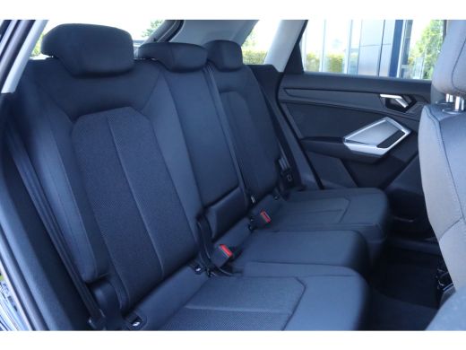 Audi Q3 35 TFSI Advanced edition ACC | Carplay | Standkachel | Virtual Cockpit | Stoelverwarming | Keyles... ActivLease financial lease