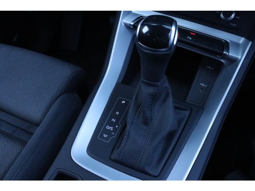 Audi Q3 35 TFSI Advanced edition ACC | Carplay | Standkachel | Virtual Cockpit | Stoelverwarming | Keyles... ActivLease financial lease