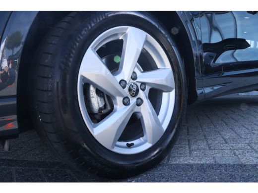 Audi Q3 35 TFSI Advanced edition ACC | Carplay | Standkachel | Virtual Cockpit | Stoelverwarming | Keyles... ActivLease financial lease