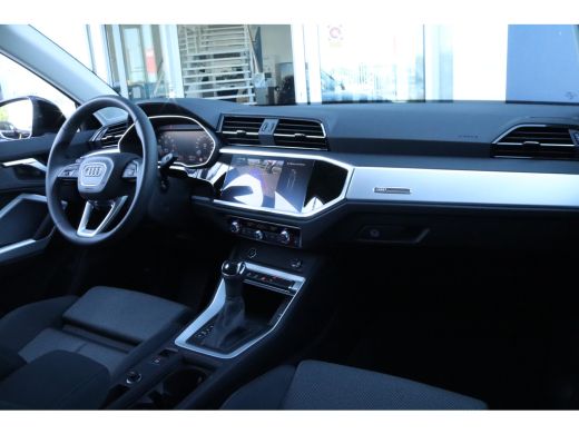 Audi Q3 35 TFSI Advanced edition ACC | Carplay | Standkachel | Virtual Cockpit | Stoelverwarming | Keyles... ActivLease financial lease