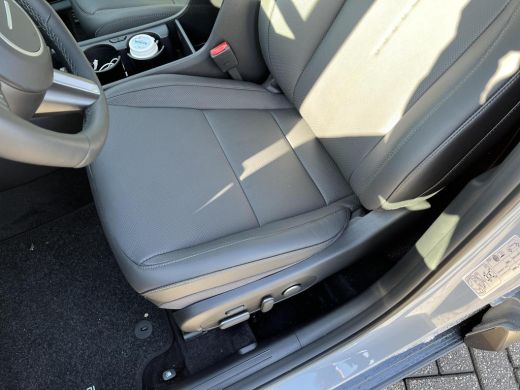 Hyundai Kona 1.6 GDI HEV Premium | Direct leverbaar | Rijklaarprijs ! ActivLease financial lease