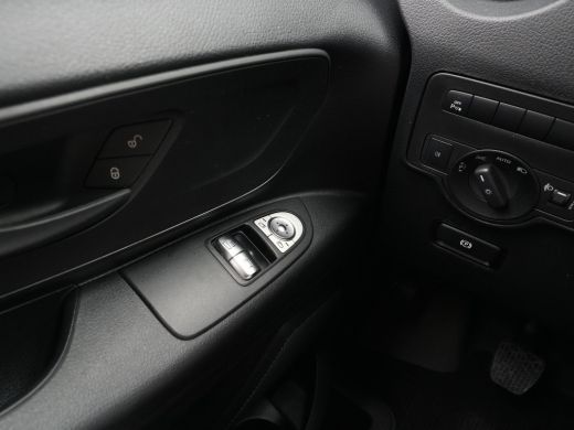 Mercedes-Benz Vito 111 CDI 115pk Lang Navigatie Camera Trekhaak Pdc Cruise ActivLease financial lease