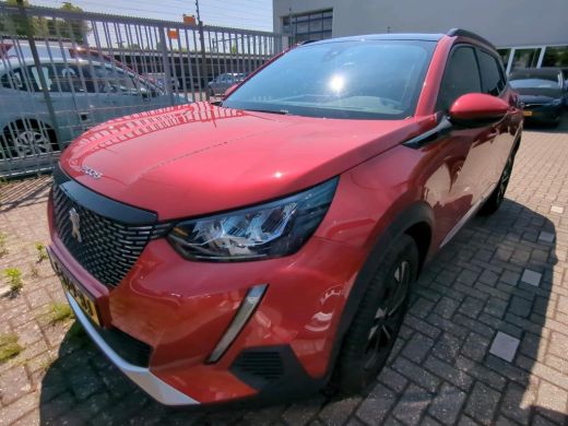 Peugeot 2008 1.2 PureTech Allure | Achterbank in delen neerklapbaar | Achteruitrijcamera | Airco (automatisch) Peugeot 2008 1.2 PureTech Allure | Achterbank in delen neerklapbaar | Achteruitrijcamera | Airco (automatisch)