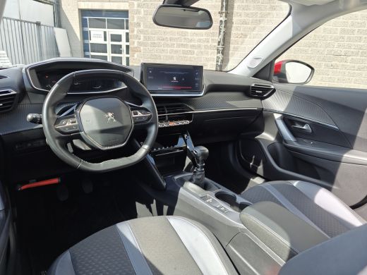 Peugeot 2008 1.2 PureTech Allure | Achterbank in delen neerklapbaar | Achteruitrijcamera | Airco (automatisch)... ActivLease financial lease