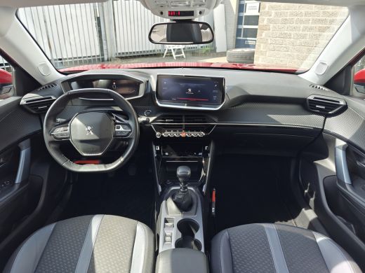 Peugeot 2008 1.2 PureTech Allure | Achterbank in delen neerklapbaar | Achteruitrijcamera | Airco (automatisch)... ActivLease financial lease