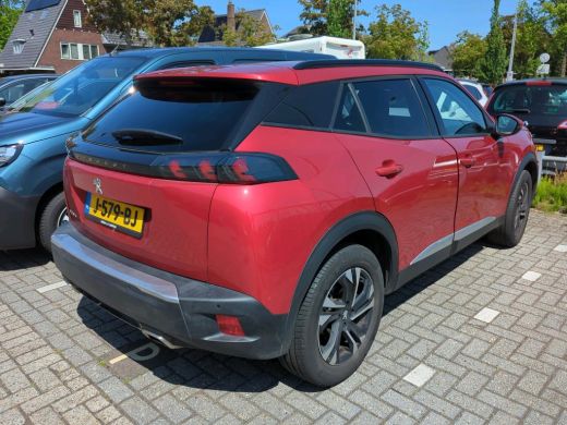 Peugeot 2008 1.2 PureTech Allure | Achterbank in delen neerklapbaar | Achteruitrijcamera | Airco (automatisch) ActivLease financial lease
