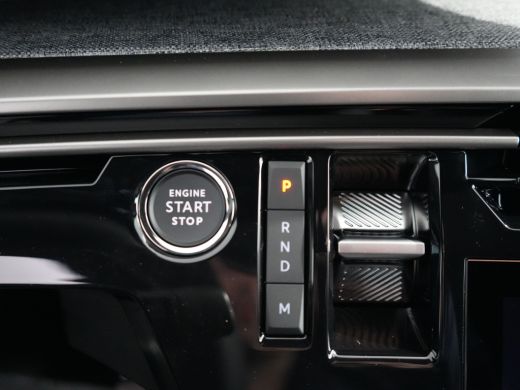 Peugeot 3008 GT | Advanced Active Safety Brake met camera en radar (Pack Safety Plus) | Climate Control | Elek... ActivLease financial lease