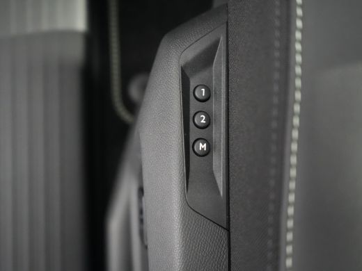 Peugeot 3008 GT | Advanced Active Safety Brake met camera en radar (Pack Safety Plus) | Climate Control | Elek... ActivLease financial lease