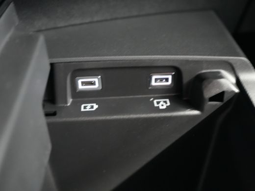 Peugeot 5008 GT | Adaptieve cruise control met Stop&Go functie | LED 3D-achterlichten | Pack Safety Plus ActivLease financial lease