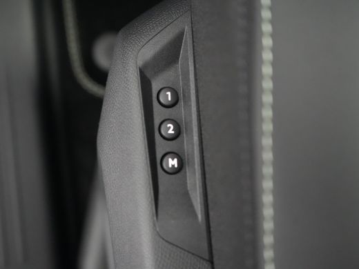 Peugeot 5008 GT | Adaptieve cruise control met Stop&Go functie | LED 3D-achterlichten | Pack Safety Plus ActivLease financial lease