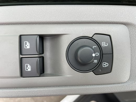 Volkswagen e-Transporter L2 64 kWh 136pk | Trekhaak | Assistentiepakket plus ActivLease financial lease