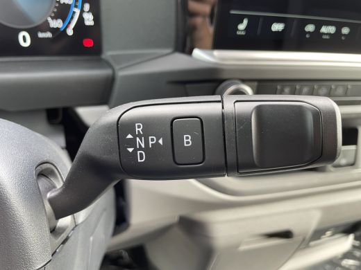 Volkswagen e-Transporter L2 64 kWh 136pk | Trekhaak | Assistentiepakket plus ActivLease financial lease