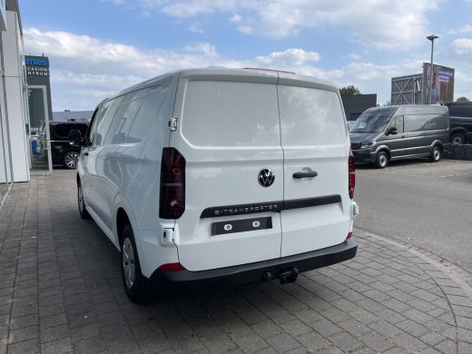 Volkswagen e-Transporter L2 64 kWh 136pk | Trekhaak | Assistentiepakket plus ActivLease financial lease