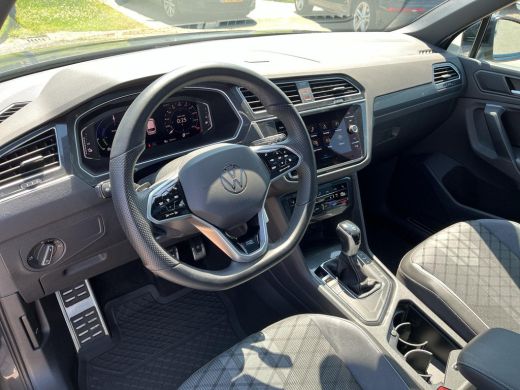 Volkswagen Tiguan 1.4 TSI eHybrid R-Line Business | PHEV | R-Line | Panoramadak | Black Style | Trekhaak | A-Camera... ActivLease financial lease