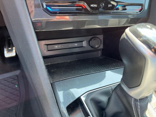 Volkswagen Tiguan 1.4 TSI eHybrid R-Line Business | PHEV | R-Line | Panoramadak | Black Style | Trekhaak | A-Camera... ActivLease financial lease