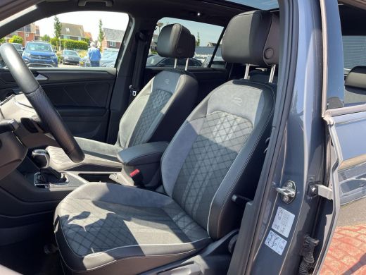 Volkswagen Tiguan 1.4 TSI eHybrid R-Line Business | PHEV | R-Line | Panoramadak | Black Style | Trekhaak | A-Camera... ActivLease financial lease