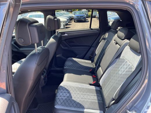 Volkswagen Tiguan 1.4 TSI eHybrid R-Line Business | PHEV | R-Line | Panoramadak | Black Style | Trekhaak | A-Camera... ActivLease financial lease