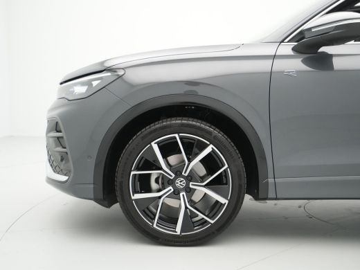 Volkswagen Tiguan 1.5 eTSI R-Line Business Panorama Camera Navigatie Acc 36 ActivLease financial lease