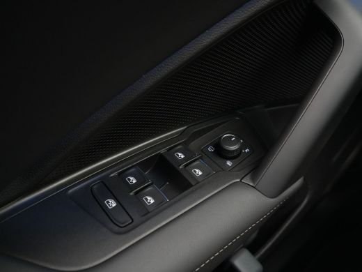 Volkswagen Tiguan 1.5 eTSI R-Line Business Panorama Camera Navigatie Acc 36 ActivLease financial lease