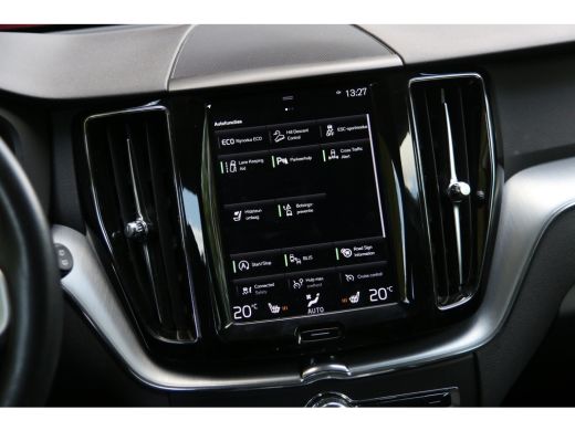 Volvo  XC60 2.0 T5 Momentum | Adaptive Cruise | Keyless | Stoelverwarming | 22" Velgen ActivLease financial lease