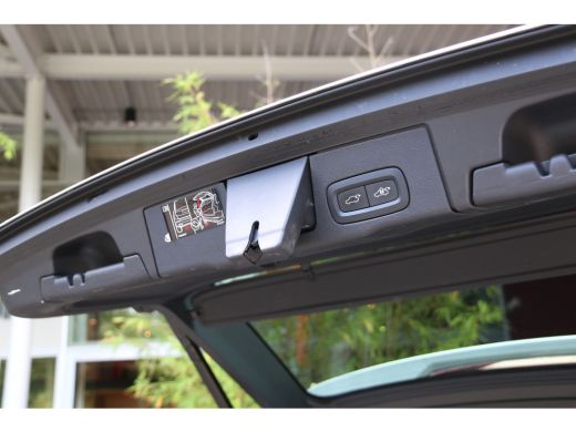 Volvo  XC60 2.0 T5 Momentum | Adaptive Cruise | Keyless | Stoelverwarming | 22" Velgen ActivLease financial lease