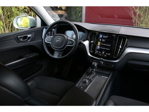 Volvo  XC60 2.0 T5 Momentum | Adaptive Cruise | Keyless | Stoelverwarming | 22" Velgen ActivLease financial lease