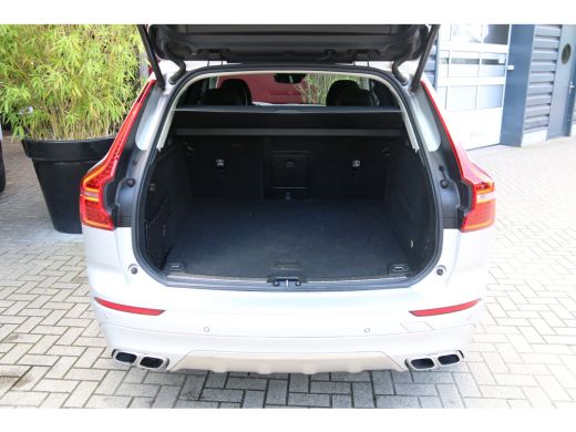 Volvo  XC60 2.0 T5 Momentum | Adaptive Cruise | Keyless | Stoelverwarming | 22" Velgen ActivLease financial lease