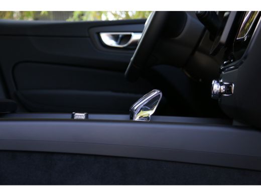 Volvo  XC60 2.0 T6 Plug-in hybrid AWD Ultra Black Edition | Full Option! | Luchtvering | Bowers&Wilkins | Mas... ActivLease financial lease