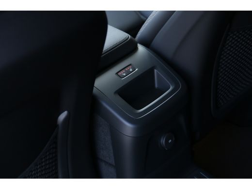 Volvo  XC60 2.0 T6 Plug-in hybrid AWD Ultra Black Edition | Full Option! | Luchtvering | Bowers&Wilkins | Mas... ActivLease financial lease