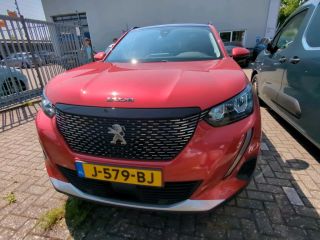 Peugeot 2008 1.2 PureTech Allure | Achterbank in delen neerklapbaar | Achteruitrijcamera | Airco (automatisch)