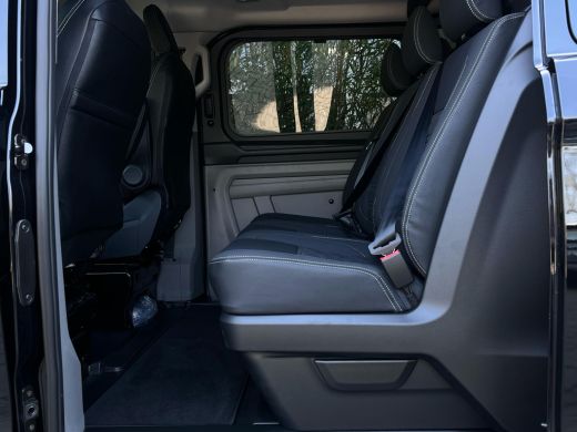 Ford Transit Custom 320 L2H1 Limited Black Platinum 233 pk PHEV Dubbel Cabine | Black PLatinum Pack | 0.99% Financial... ActivLease financial lease