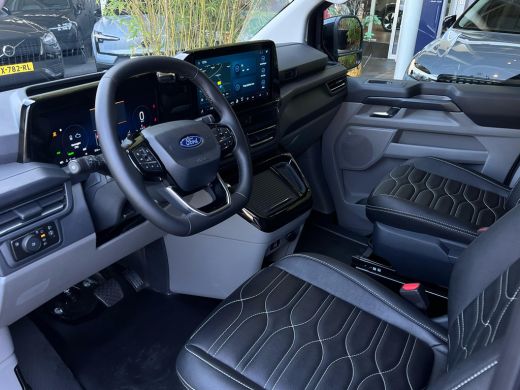 Ford Transit Custom 320 L2H1 Limited Black Platinum 233 pk PHEV Dubbel Cabine | Black PLatinum Pack | 0.99% Financial... ActivLease financial lease