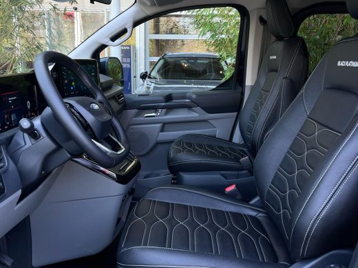 Ford Transit Custom 320 L2H1 Limited Black Platinum 233 pk PHEV Dubbel Cabine | Leer | Black PLatinum Pack | LED | 36... ActivLease financial lease
