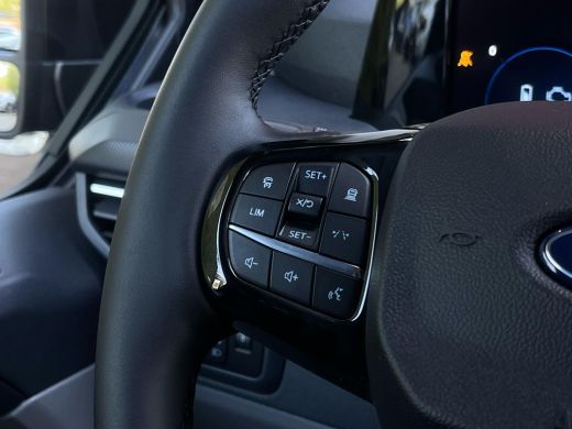 Ford Transit Custom 320 L2H1 Limited Black Platinum 233 pk PHEV Dubbel Cabine | Leer | Black PLatinum Pack | LED | 36... ActivLease financial lease