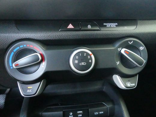 Kia Stonic 1.0 T-GDi 100PK DynamicLine | NAVI | 17'' LMV | CAMERA | ActivLease financial lease