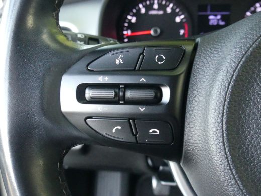Kia Stonic 1.0 T-GDi 100PK DynamicLine | NAVI | 17'' LMV | CAMERA | ActivLease financial lease