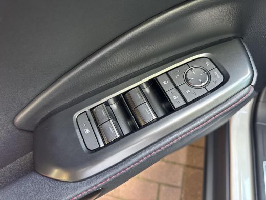 Lexus LBX Emotion 2WD | 06-10141018 Voor meer informatie ActivLease financial lease