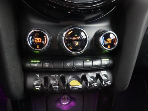 Mini Electric CHARGED 33 kWh + HEAD-UP | LED | HARMAN/KARDON | CAMERA | SPORTSTOELEN | APPLE CARPLAY | NAVIGATIE ActivLease financial lease