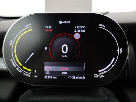 Mini Electric CHARGED 33 kWh + HEAD-UP | LED | HARMAN/KARDON | CAMERA | SPORTSTOELEN | APPLE CARPLAY | NAVIGATIE ActivLease financial lease