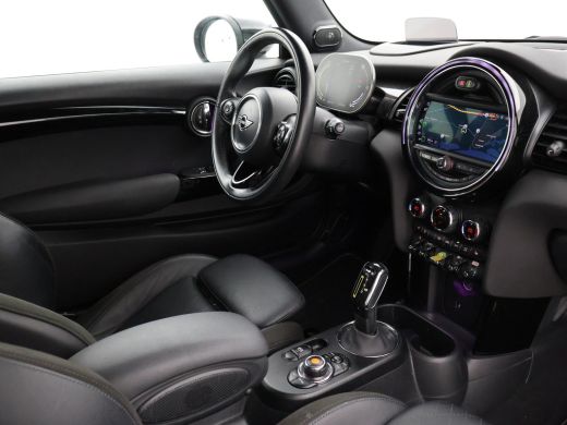 Mini Electric CHARGED 33 kWh + HEAD-UP | LED | HARMAN/KARDON | CAMERA | SPORTSTOELEN | APPLE CARPLAY | NAVIGATIE ActivLease financial lease