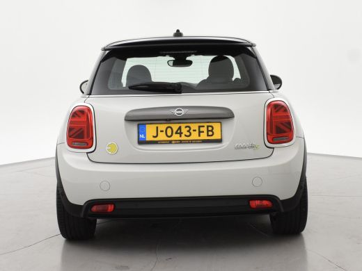 Mini Electric CHARGED 33 kWh + HEAD-UP | LED | HARMAN/KARDON | CAMERA | SPORTSTOELEN | APPLE CARPLAY | NAVIGATIE ActivLease financial lease