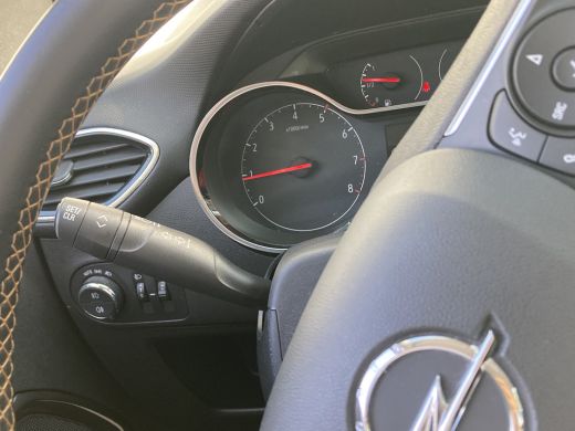Opel Crossland X 1.2 Turbo Innovation Airco | Cruise Control | LMV 16" | Navi | PDC Achter | ActivLease financial lease