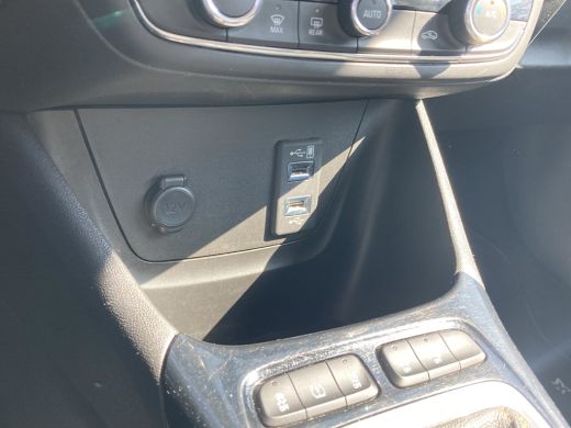 Opel Crossland X 1.2 Turbo Innovation Airco | Cruise Control | LMV 16" | Navi | PDC Achter | ActivLease financial lease