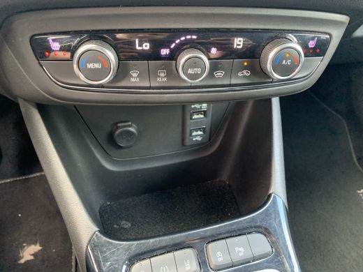 Opel Crossland X 1.2 Turbo Ultimate Airco | AGR-Stoelen | Cruise Control | Dode Hoek Detectie | Navi | PDC V&A | S... ActivLease financial lease