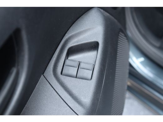 Peugeot 108 1.0 E-VTI 72PK 5-DRS ACTIVE / AIRCO / LED / BLUETOOTH / PACK PREMIUM / 1E EIGENAAR !! ActivLease financial lease