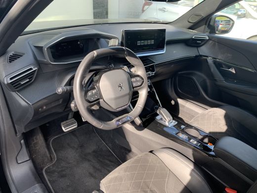 Peugeot 2008 1.2 PureTech GT Pack Airco | Alcantara | Camera | Cruise Control Adaptief | Keyless | Navi | PDC ... ActivLease financial lease